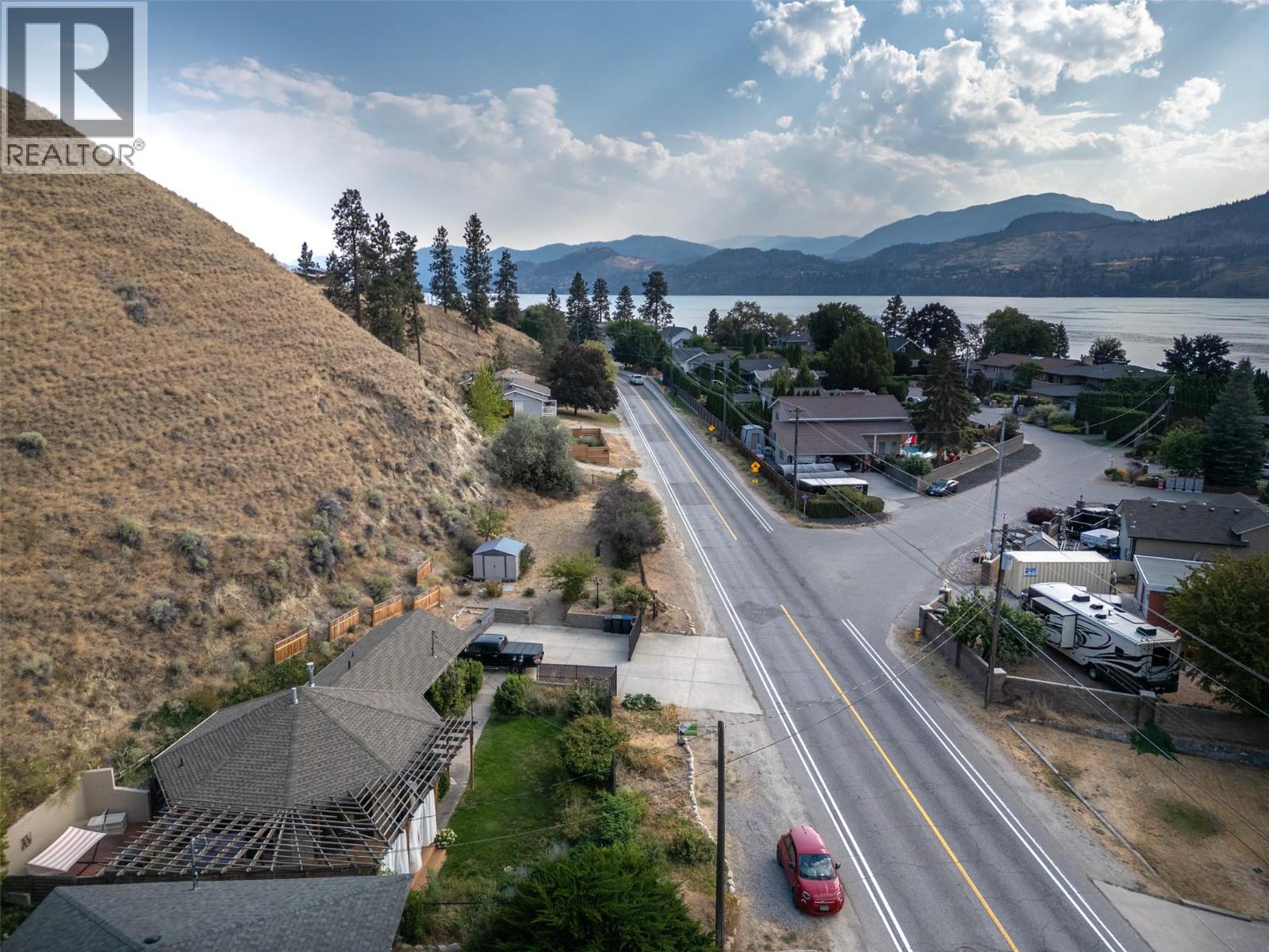 4744 Lakeside Road, Penticton — photo 4