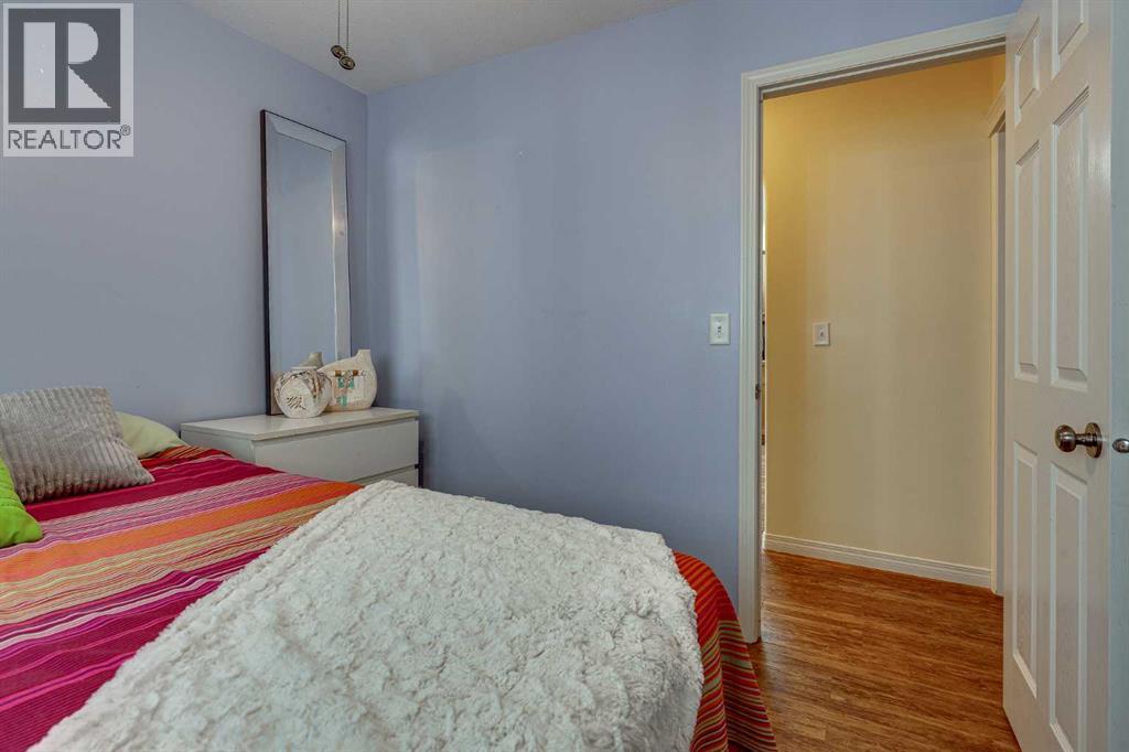 Listing photo – 4 Ing Close, Red Deer