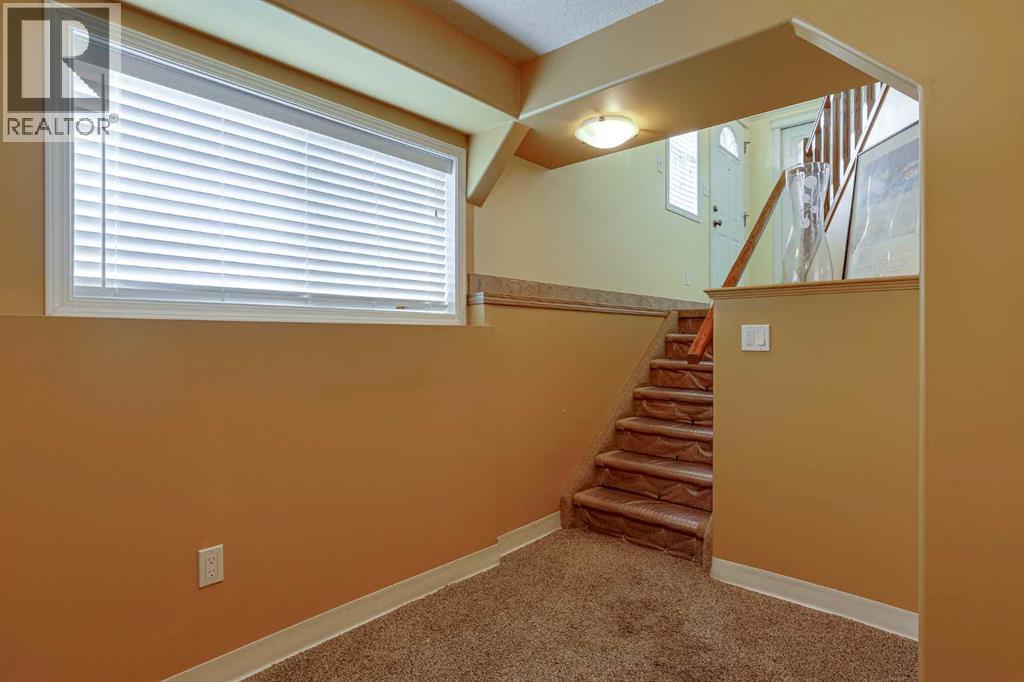 Listing photo – 4 Ing Close, Red Deer