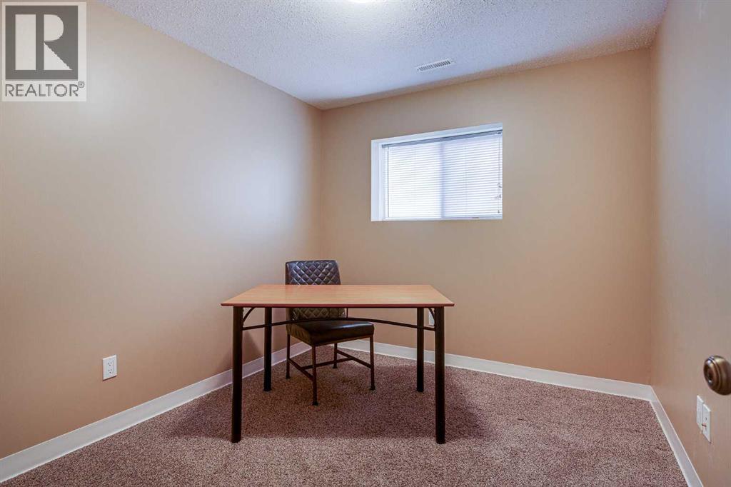 Listing photo – 4 Ing Close, Red Deer