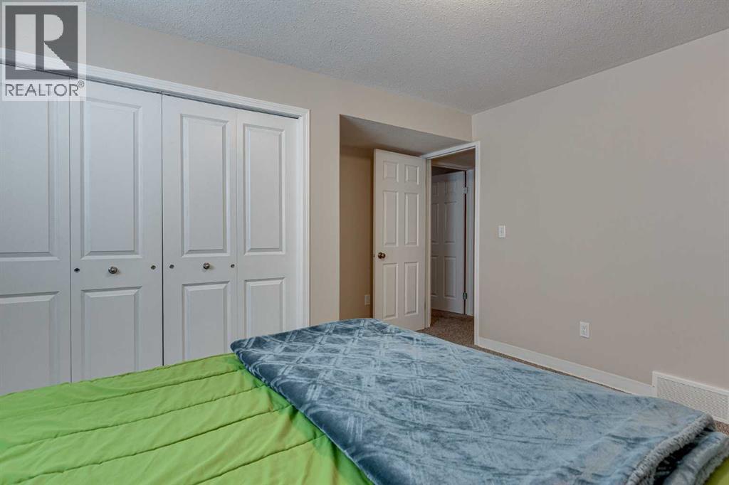 Listing photo – 4 Ing Close, Red Deer
