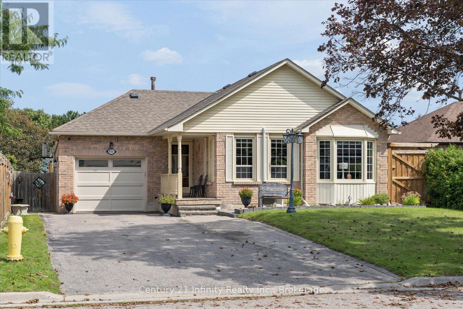 814 LOCHNESS CRESCENT - 1