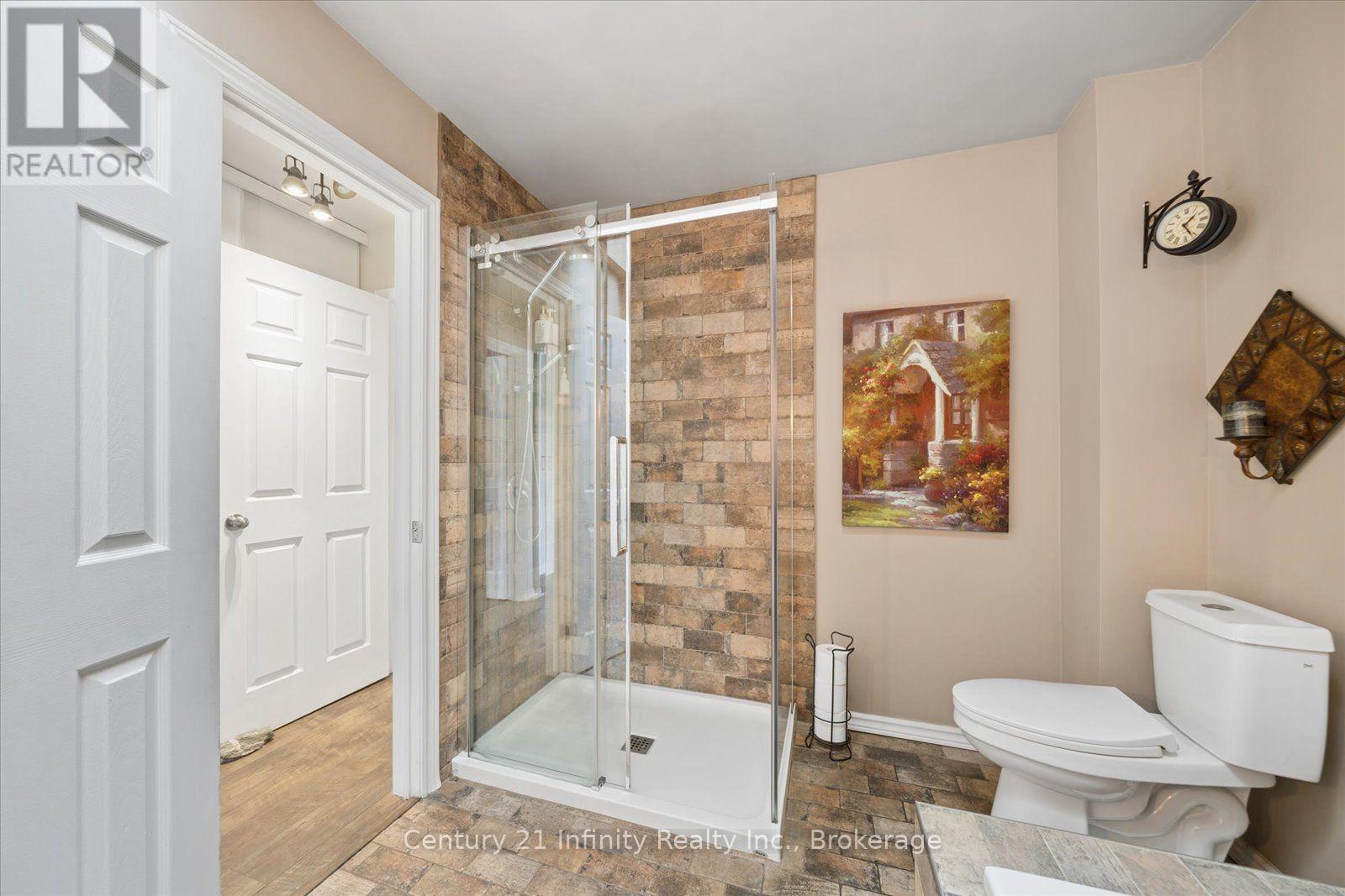 814 LOCHNESS CRESCENT - Image 25