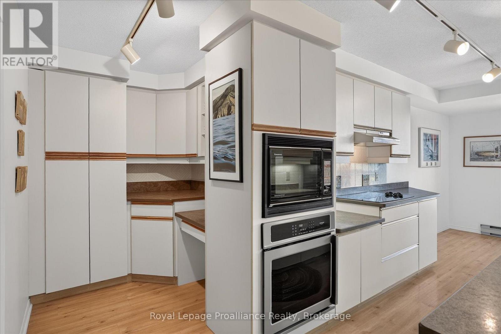 #408 40 AUBURN STREET - 18