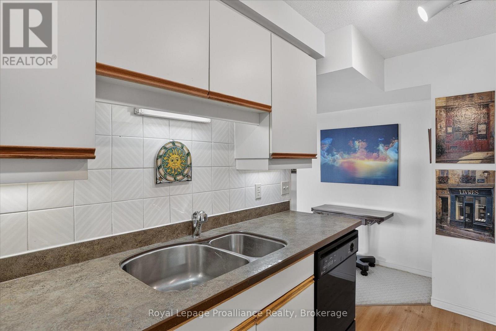 #408 40 AUBURN STREET - 22