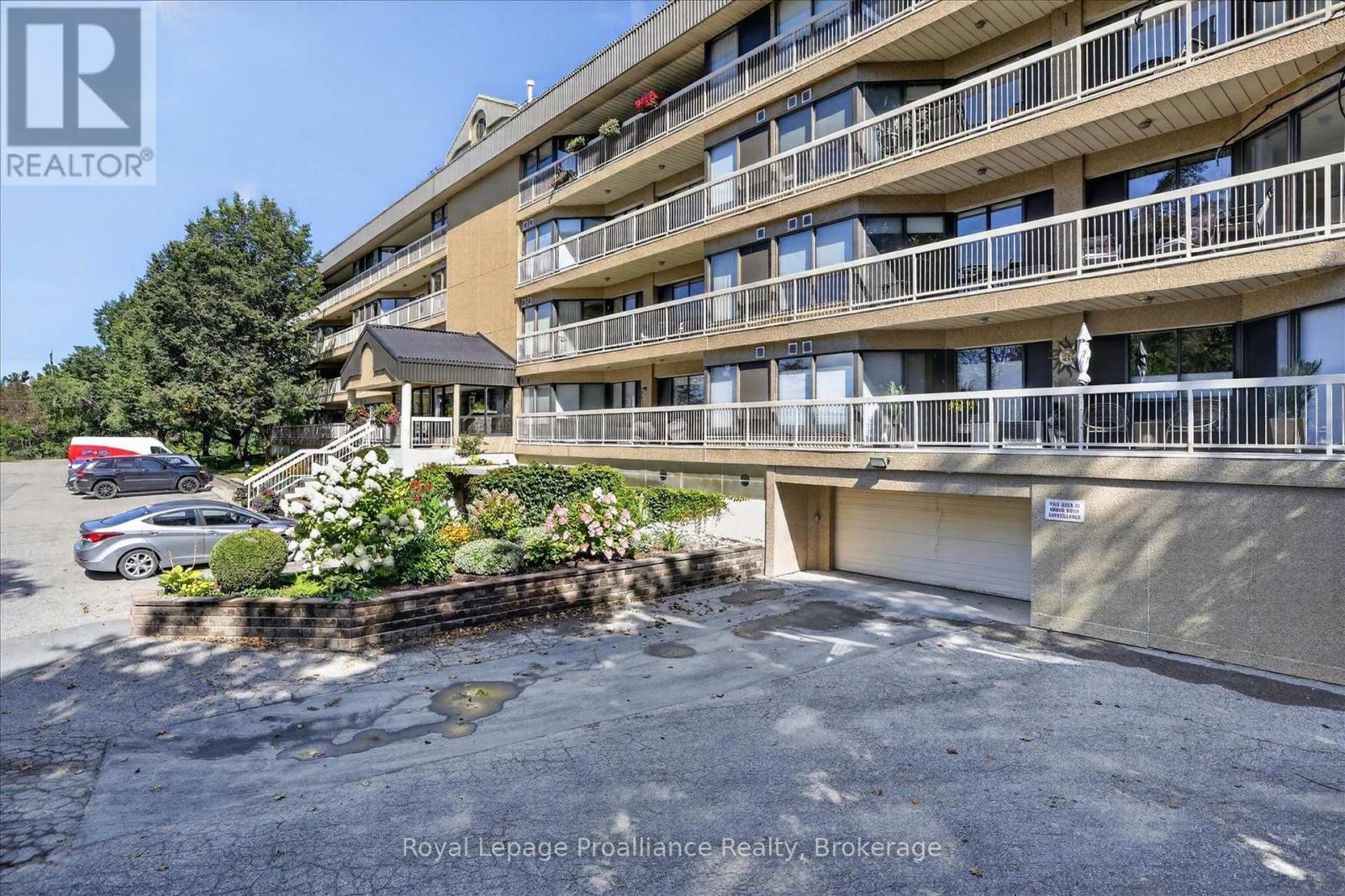 #408 40 AUBURN STREET - 32