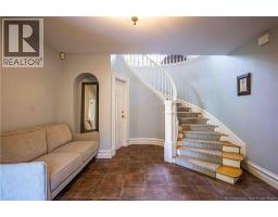 129 Alexandra Street, photo 3