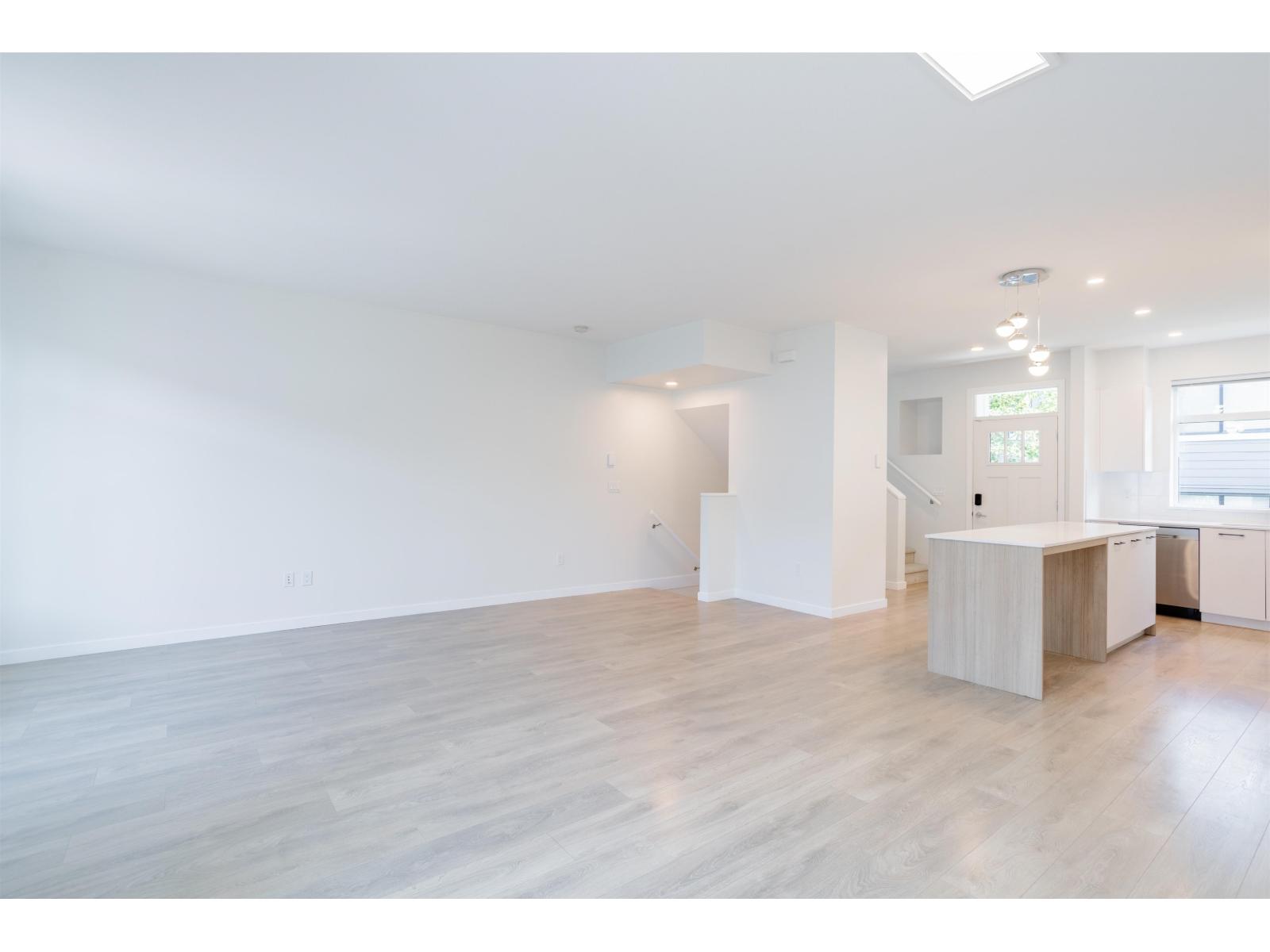 33 15235 SITKA DRIVE, Surrey — photo 9