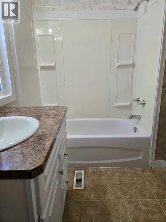 26, 6220 17 Avenue SE - 6
