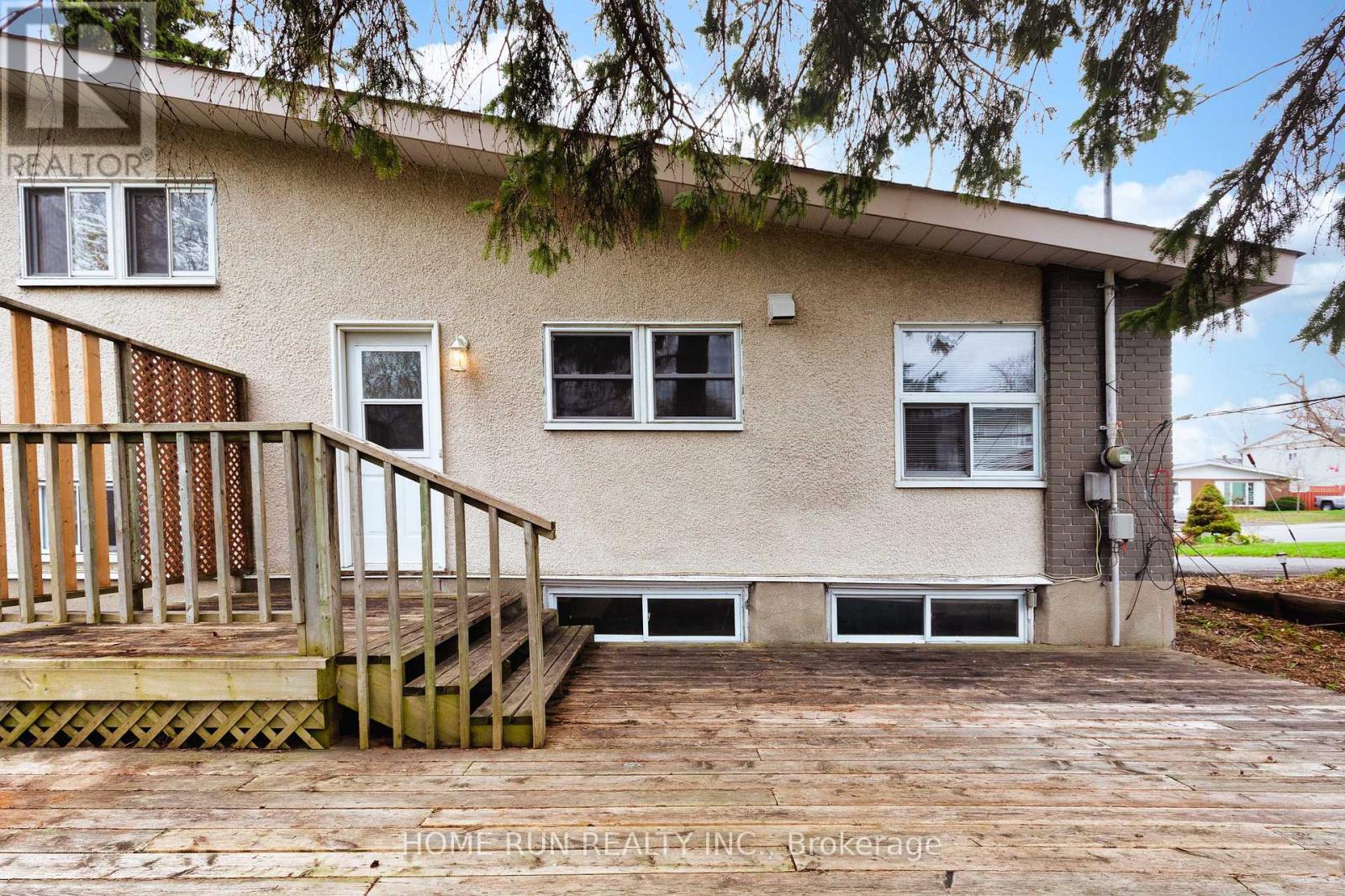 5 Bed, 2 Bath House for Sale in Ottawa – 1259 MEADOWLANDS DRIVE E, Ottawa – MLS# X13760690 - Image 45