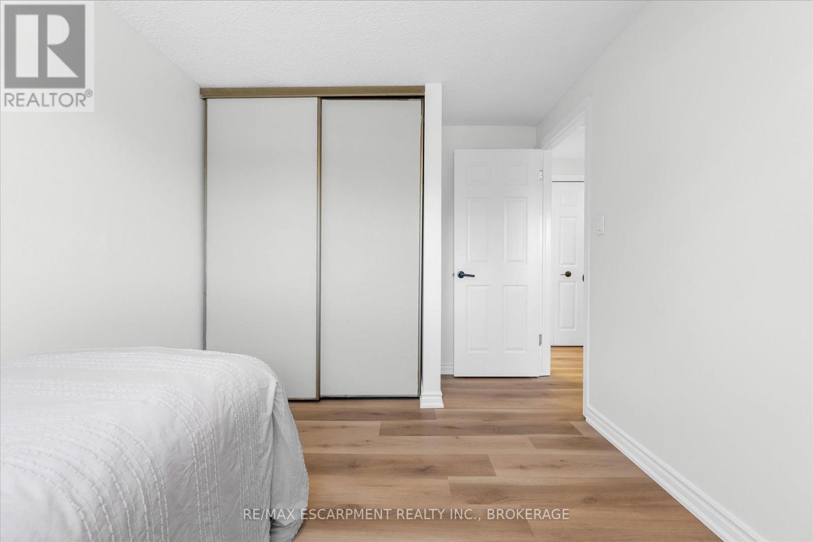 49 GROVE AVENUE - Image 18