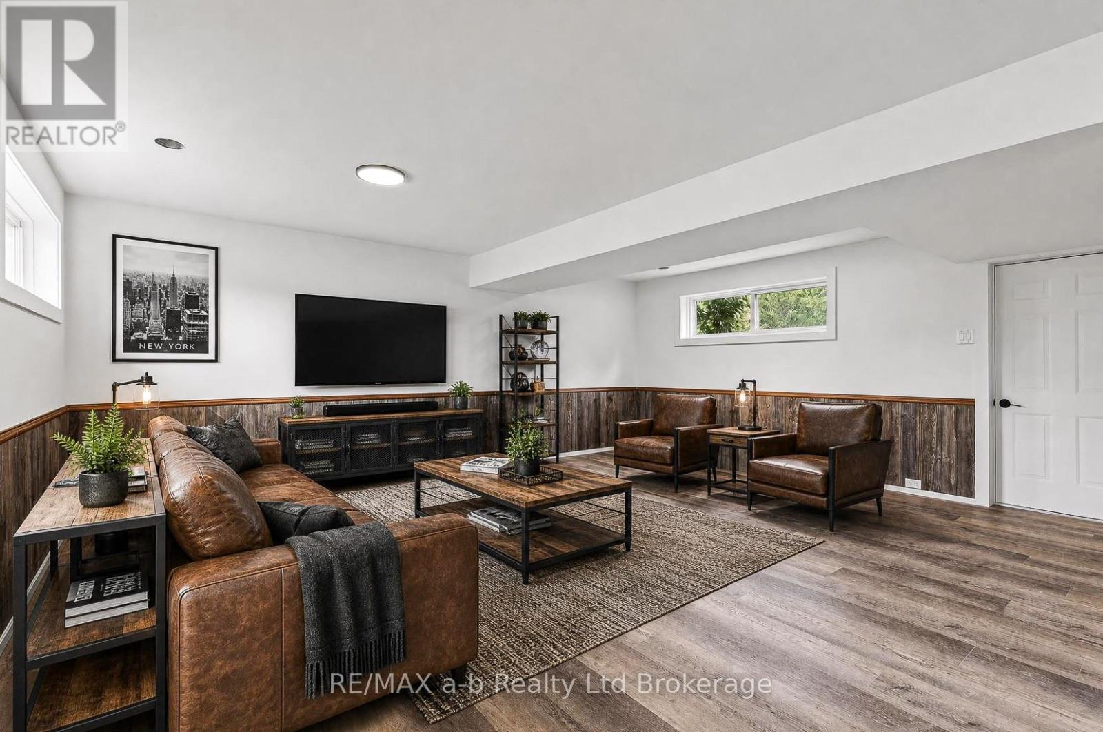 317 RUSSELL STREET - Image 25