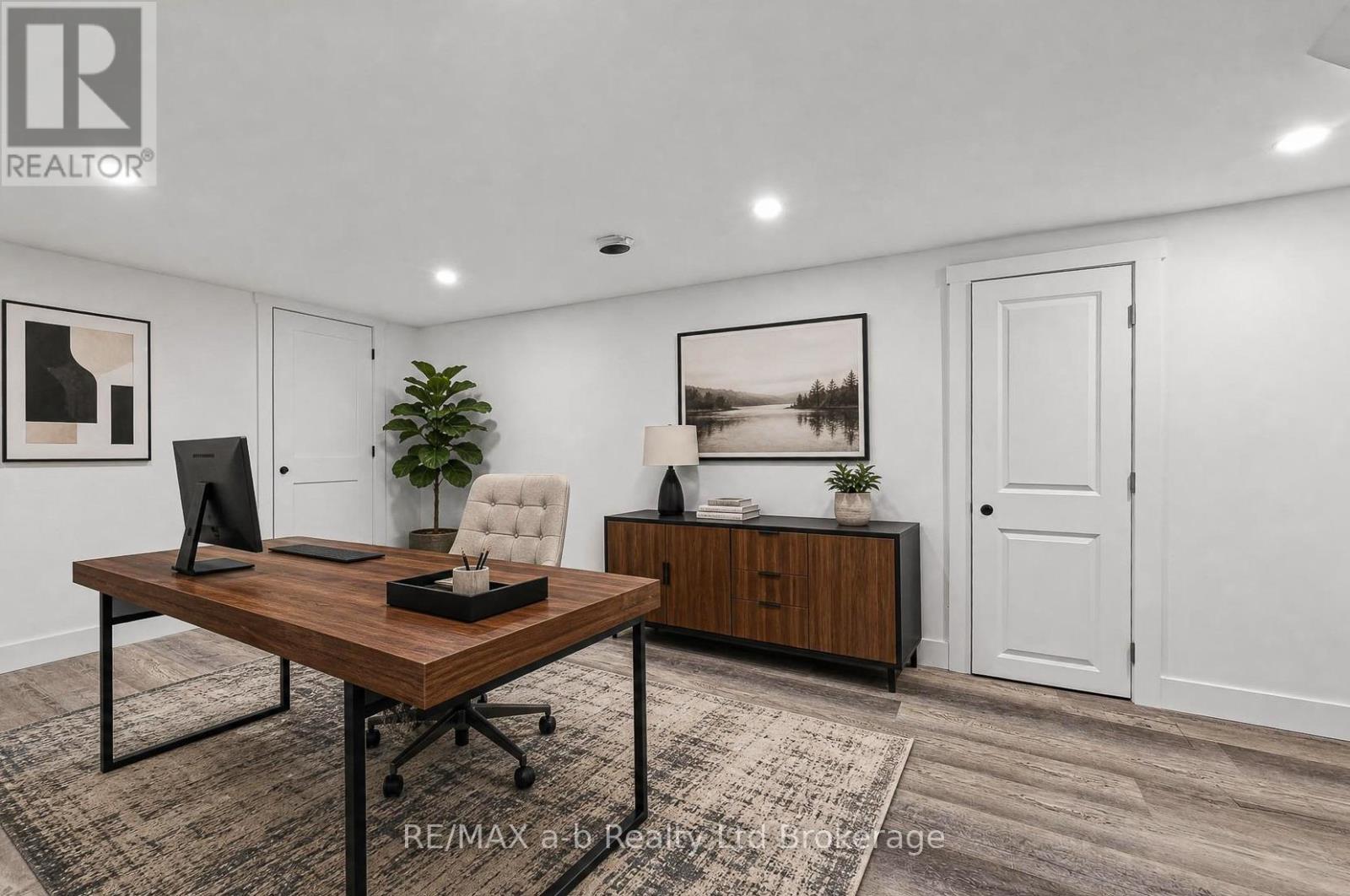 317 RUSSELL STREET - Image 29