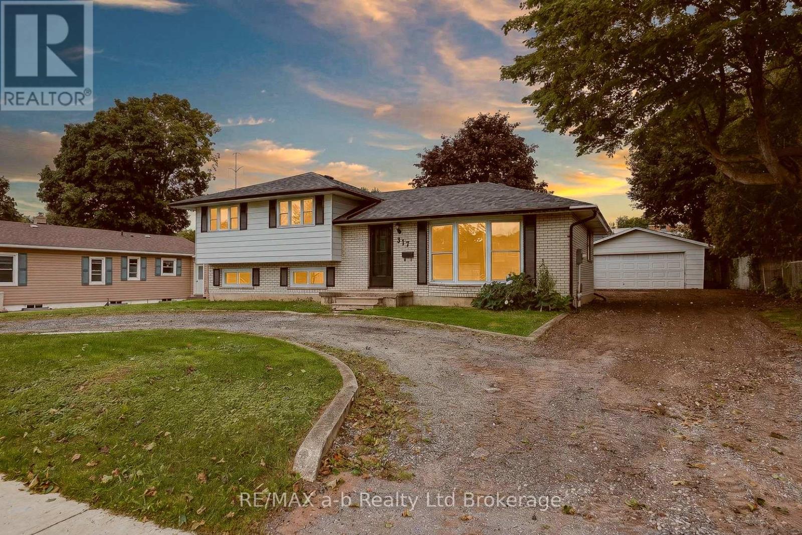317 RUSSELL STREET - Image 35