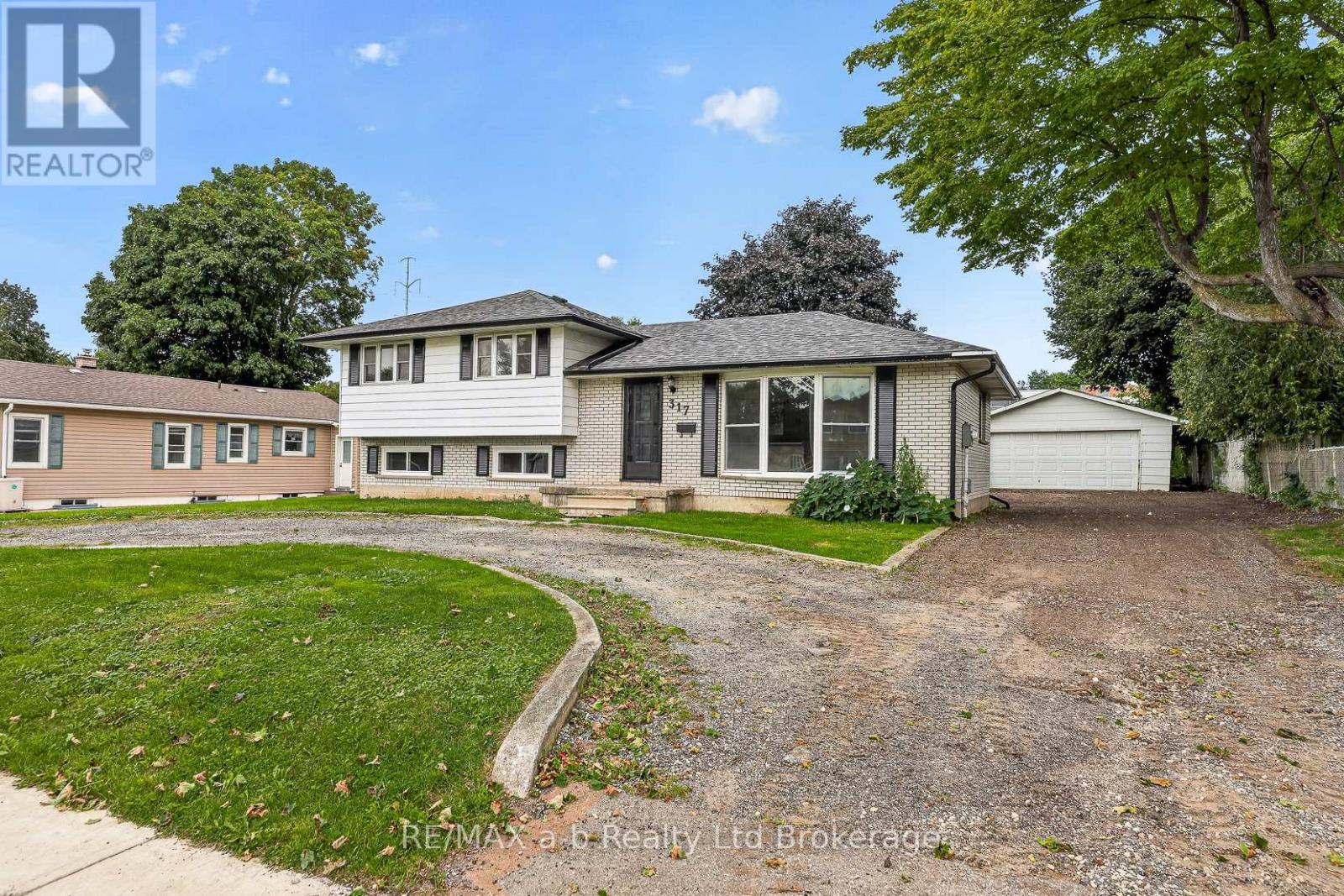 317 RUSSELL STREET - Image 36