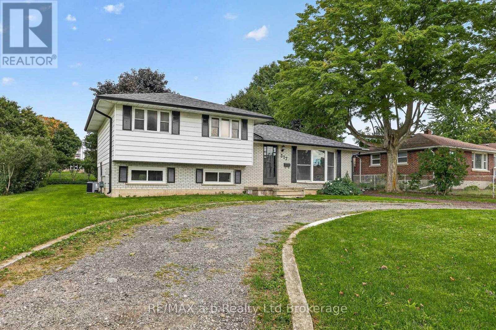 317 RUSSELL STREET - Image 42