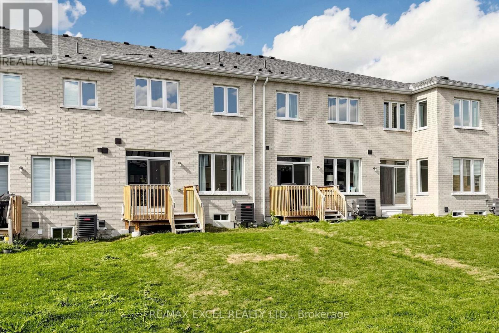 66 MOUNTAINSIDE CRESCENT - 50