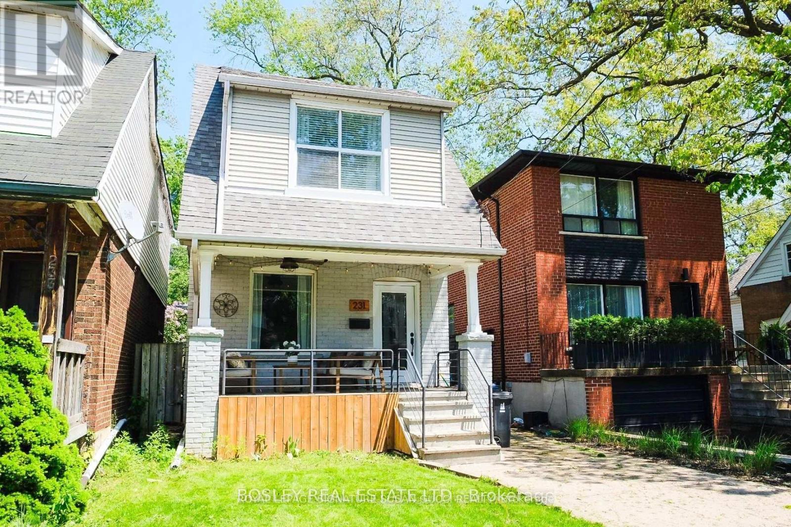 Photo of 231 Chisholm Avenue