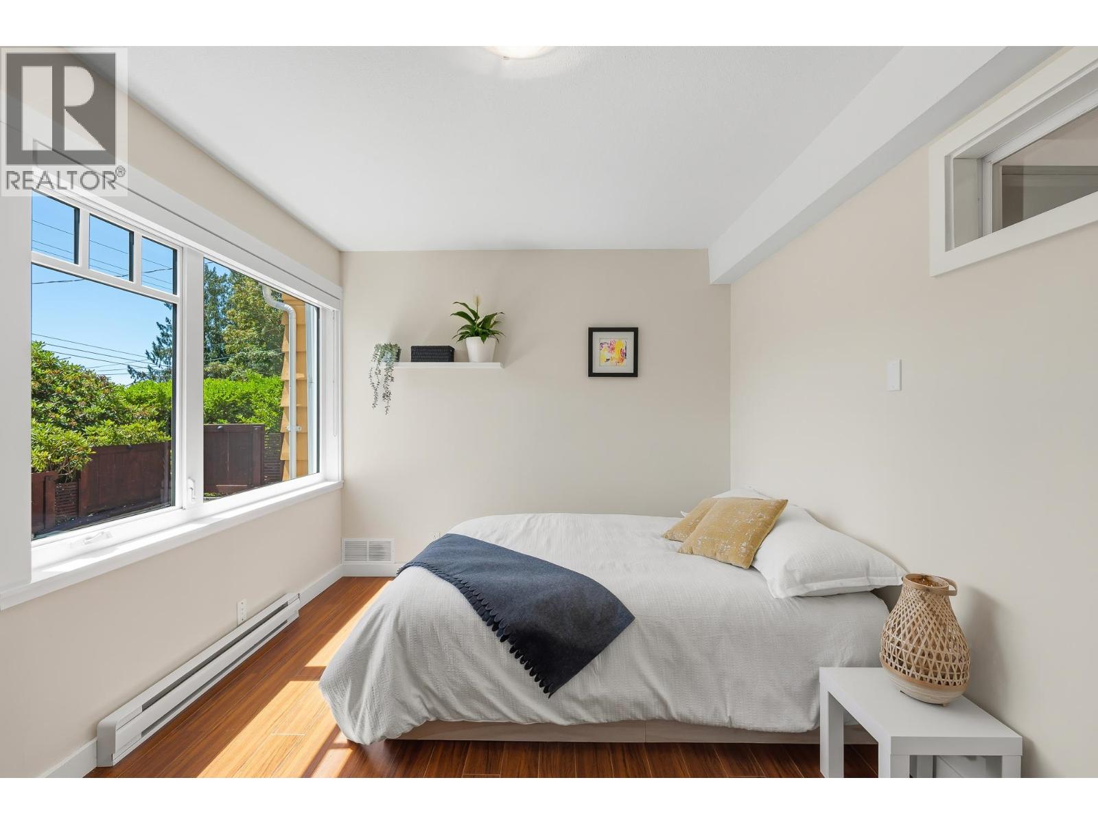 6577 MARINE DRIVE, West Vancouver