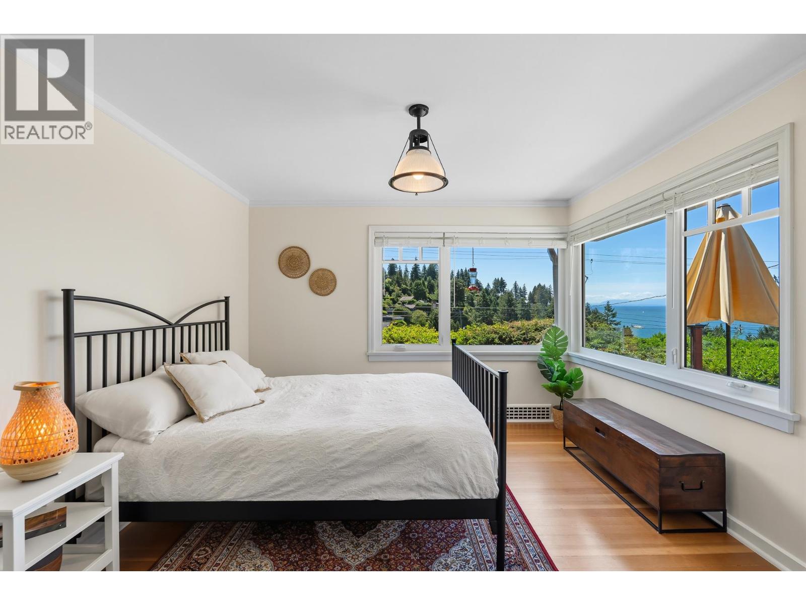 6577 MARINE DRIVE, West Vancouver