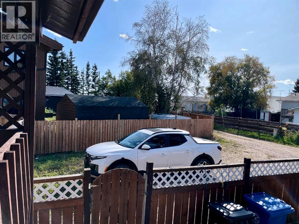 4516 45 Street - Photo 38