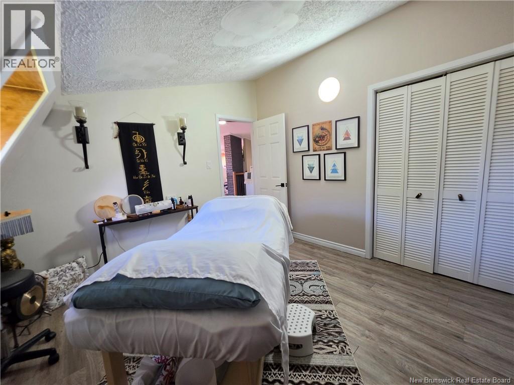 12 Caron Road - 29