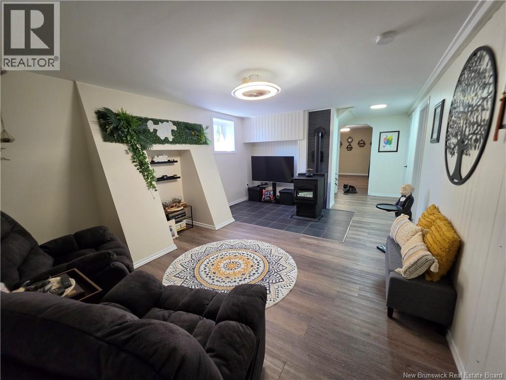 12 Caron Road - 36