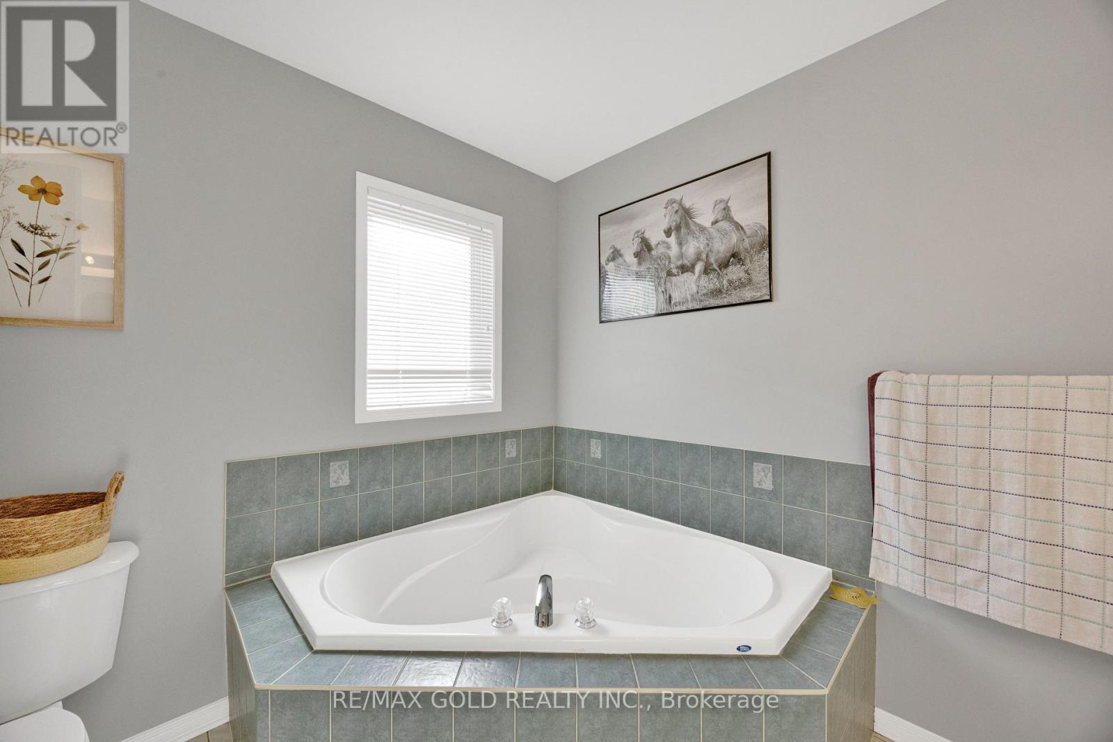 3 MARBLESEED CRESCENT - Image 25