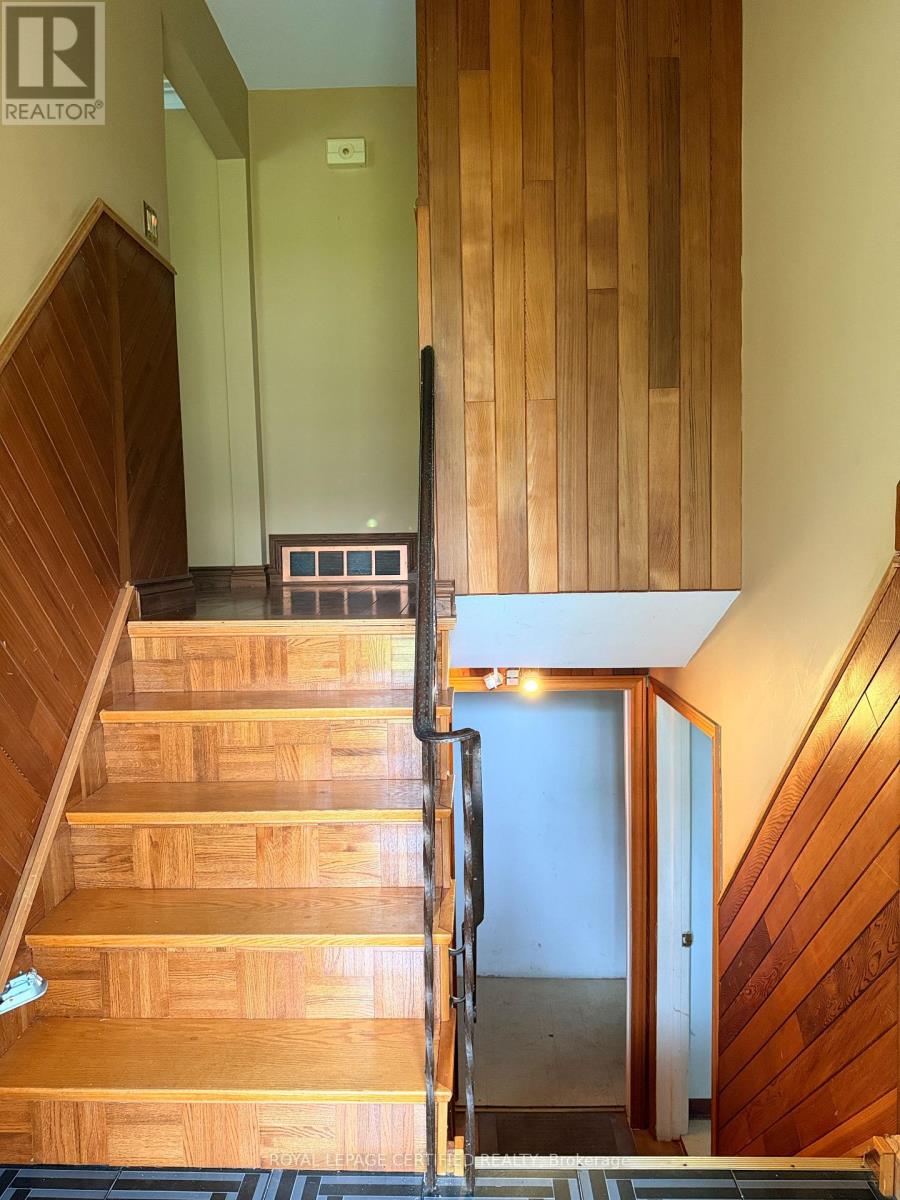 1398 WREN AVENUE - 3