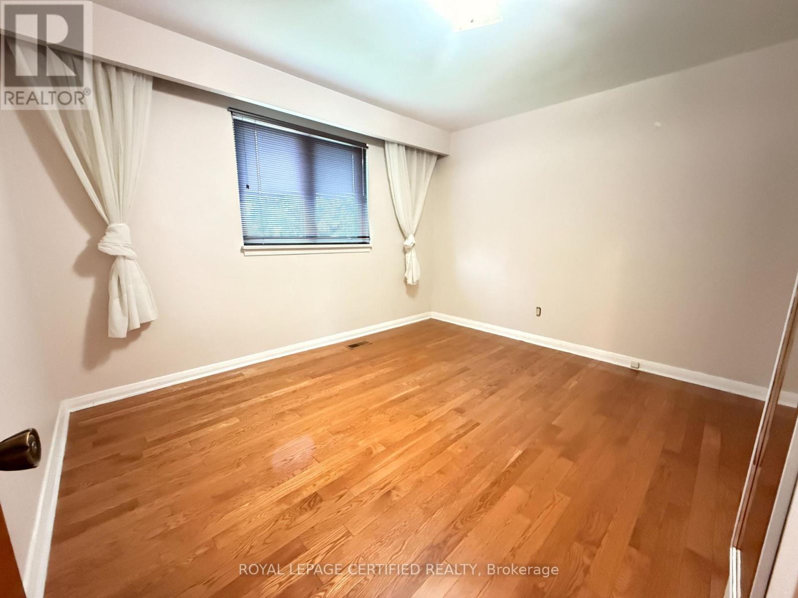 1398 WREN AVENUE - 13