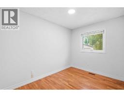 Living room - 1211 Maitland Drive Ne, Calgary, AB T2A5K2 Photo 12
