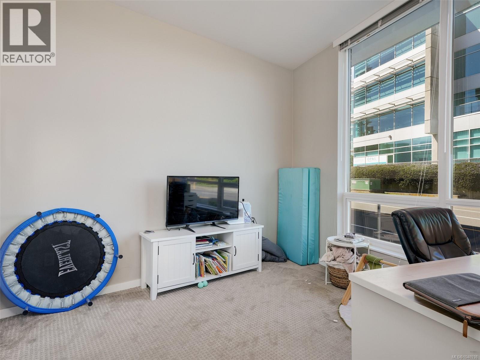 #105 399 Tyee Rd - 16