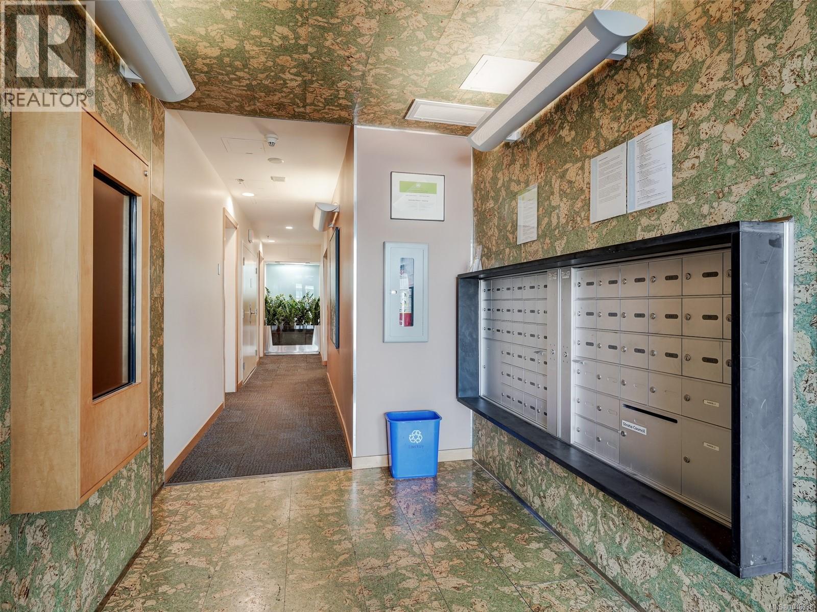 #105 399 Tyee Rd - 22