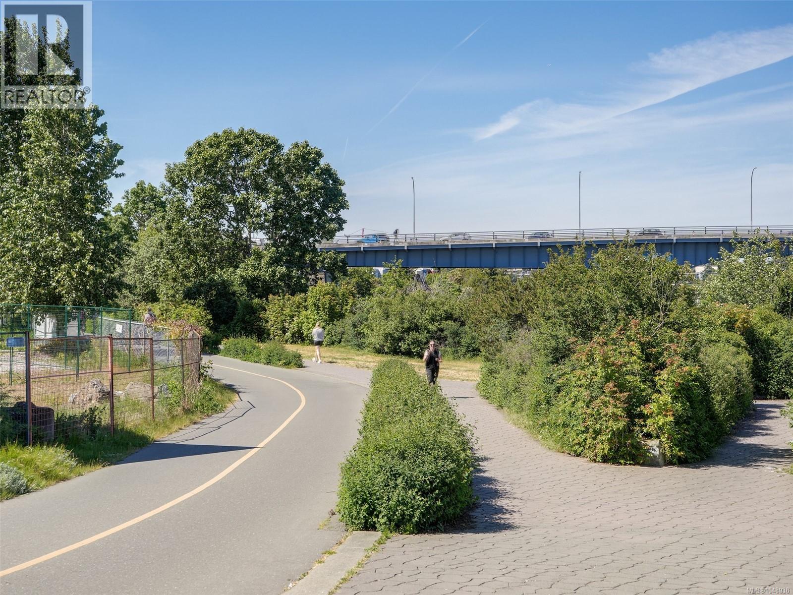 #105 399 Tyee Rd - Image 25