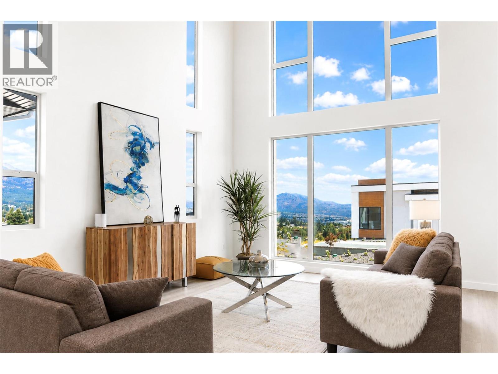  3754 Davidson Court, West Kelowna