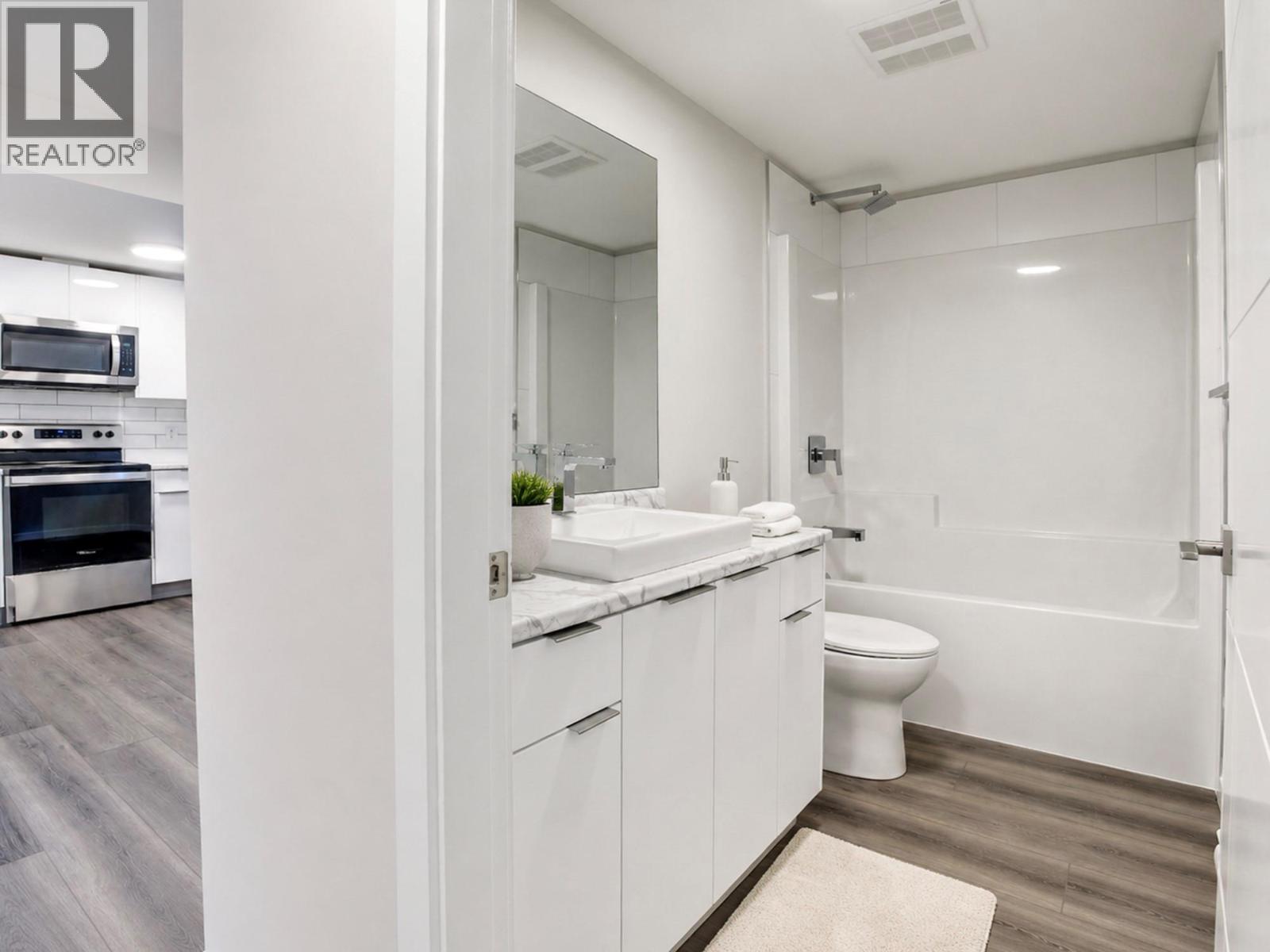 3754 Davidson Court, West Kelowna