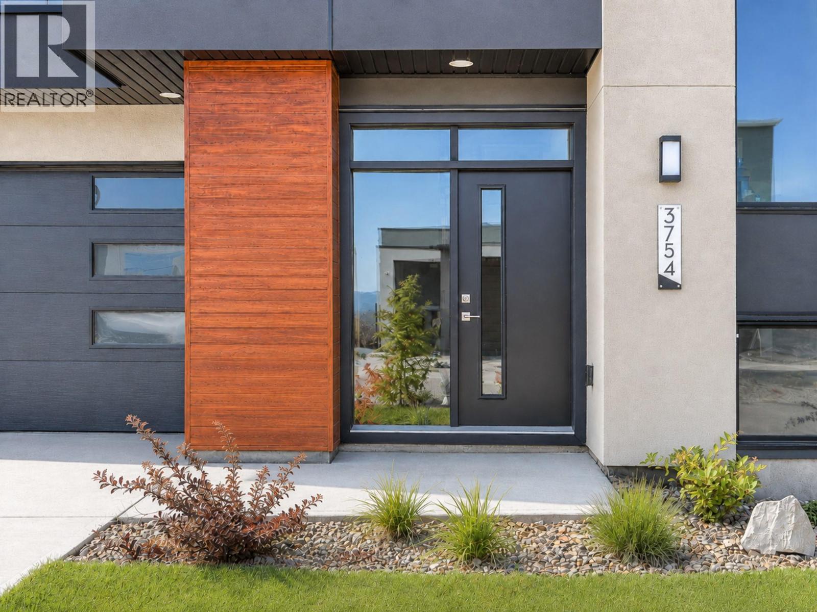  3754 Davidson Court, West Kelowna