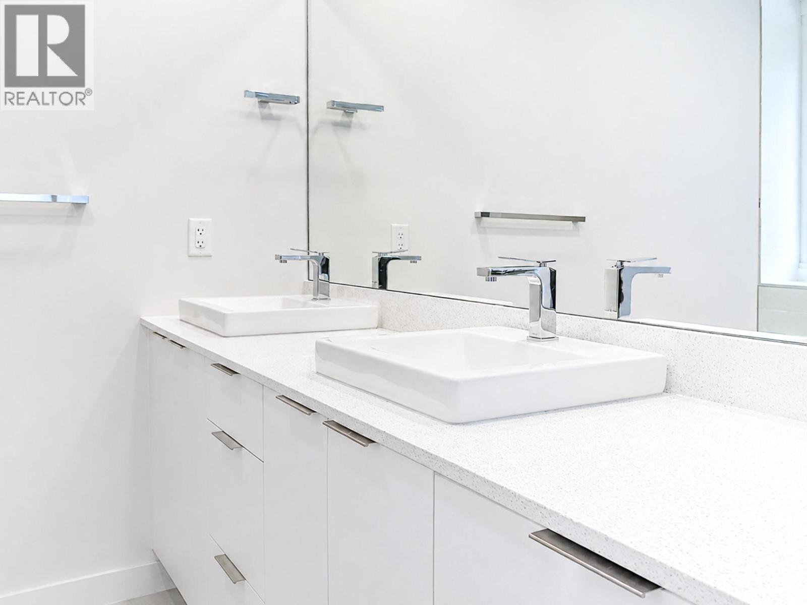  3754 Davidson Court, West Kelowna