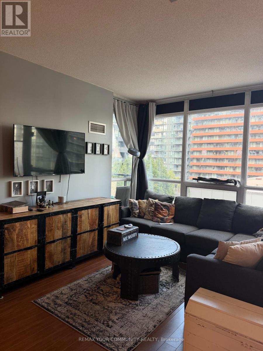 706 - 8 TELEGRAM MEWS, Toronto (Waterfront Communities) — photo 4