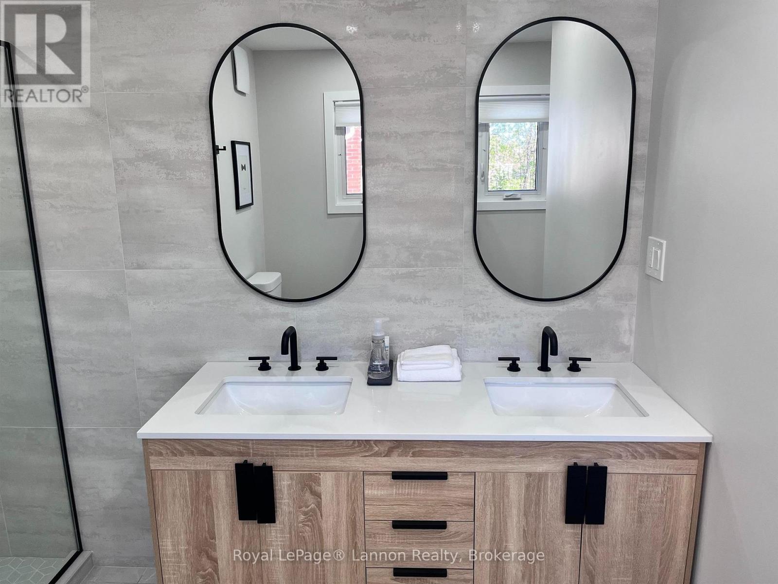 434 HEBERT STREET - 23