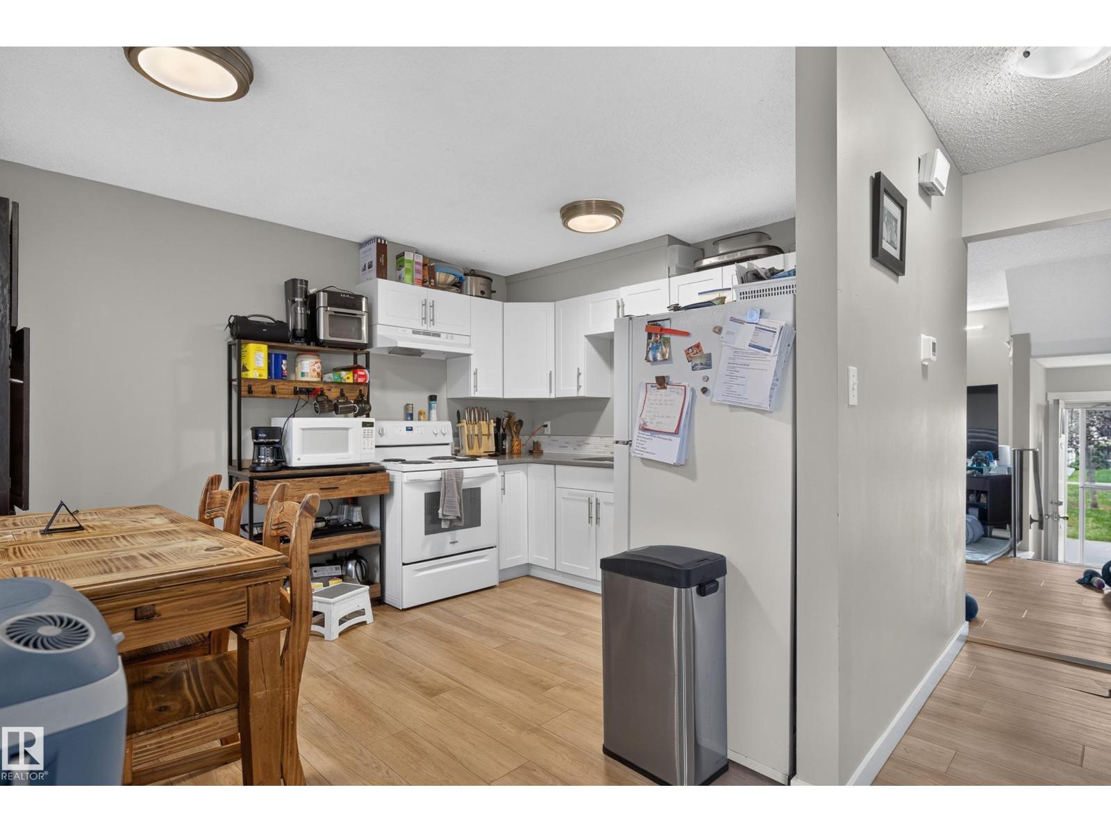 18319 93 AV NW - 6