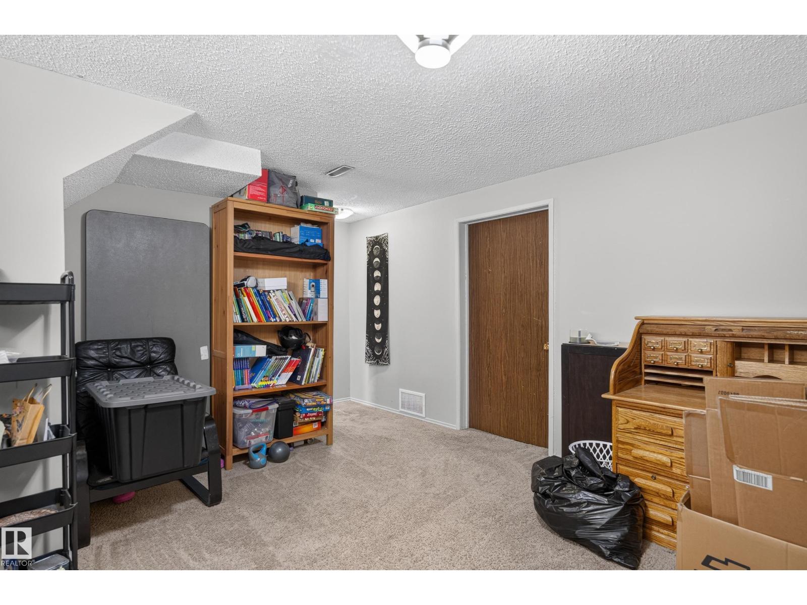 18319 93 AV NW - 27