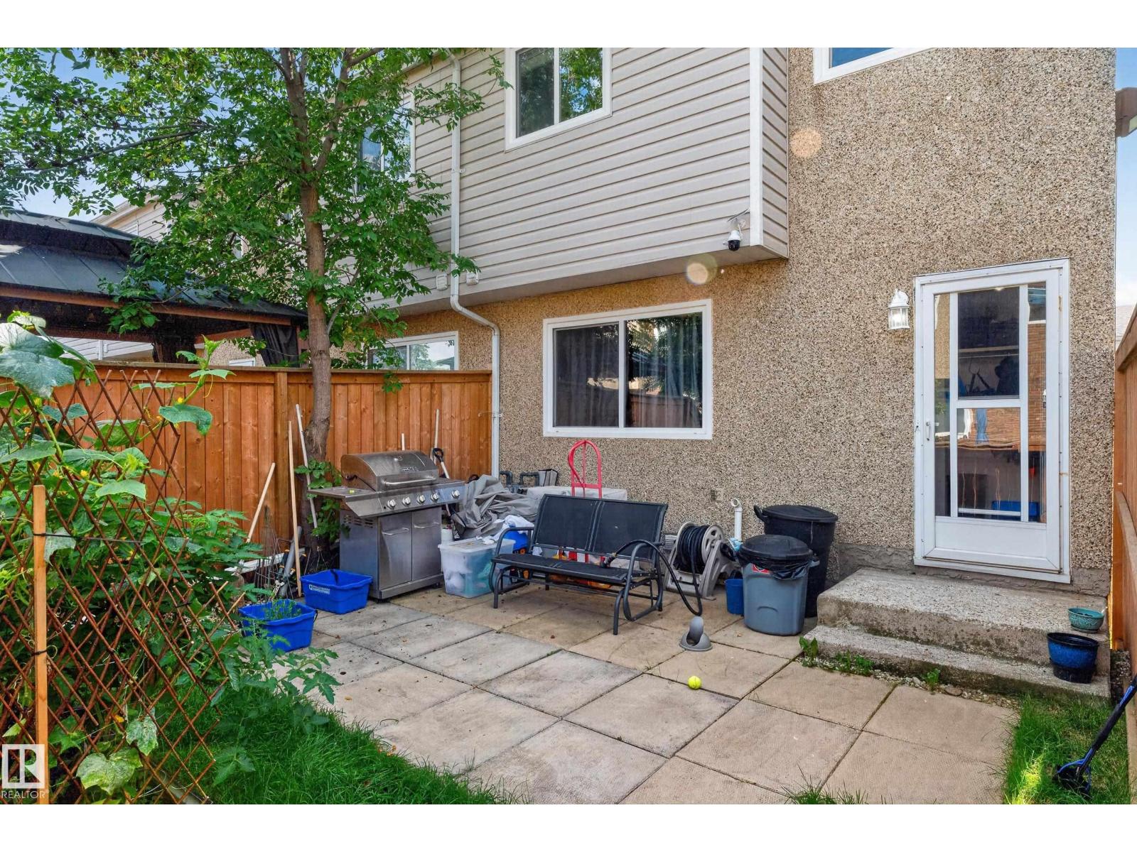 18319 93 AV NW - 31