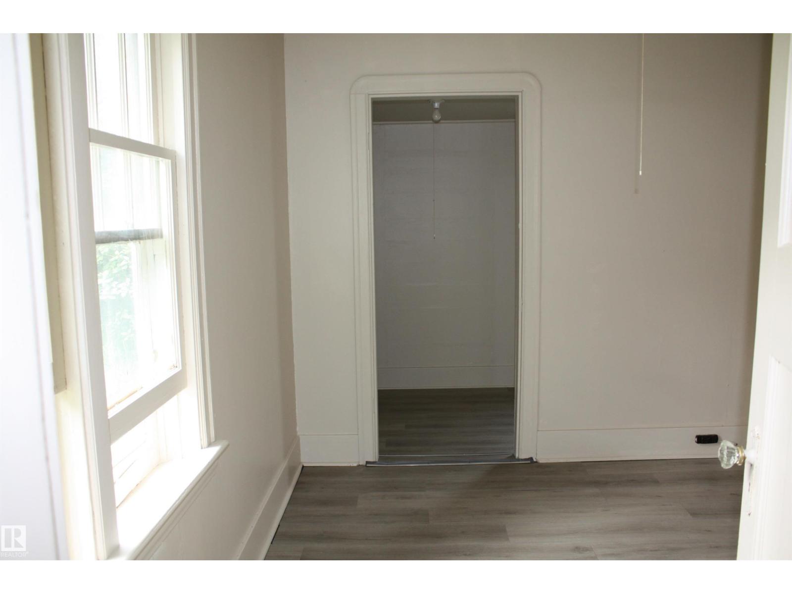 5124 49 street - 22