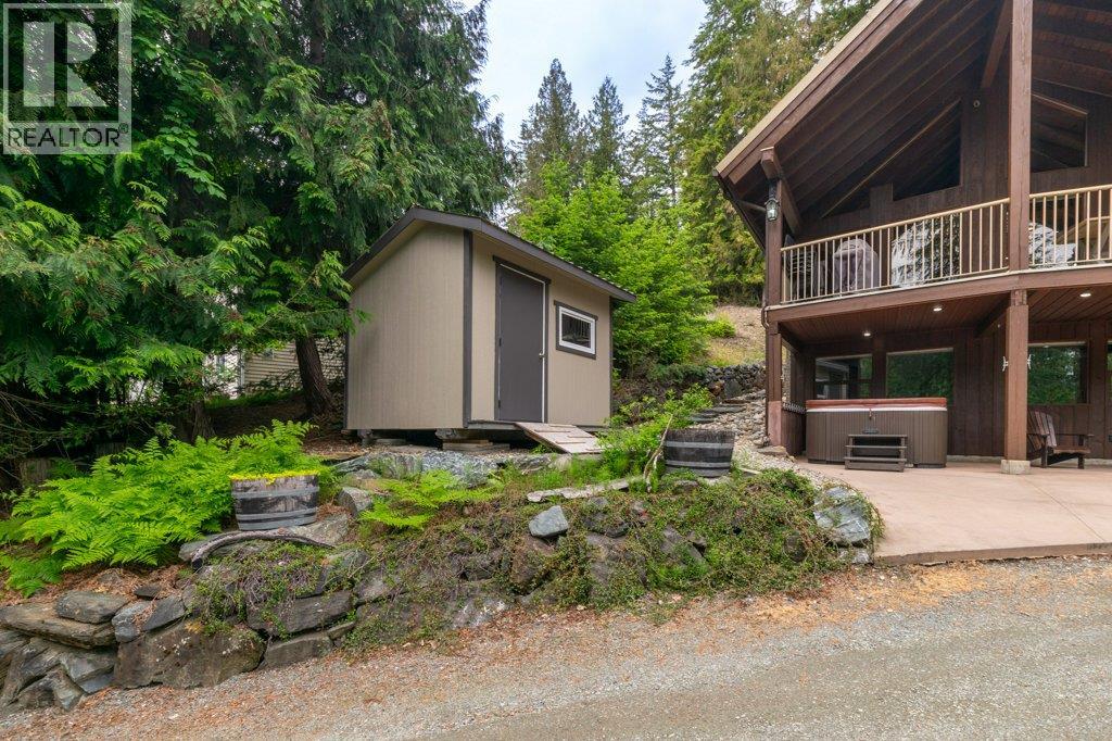 #47 4498 Squilax-Anglemont Road - Image 37