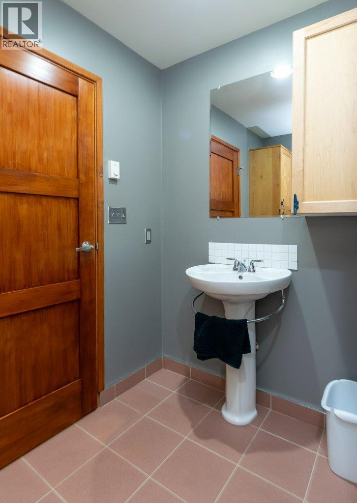 #47 4498 Squilax-Anglemont Road - 20