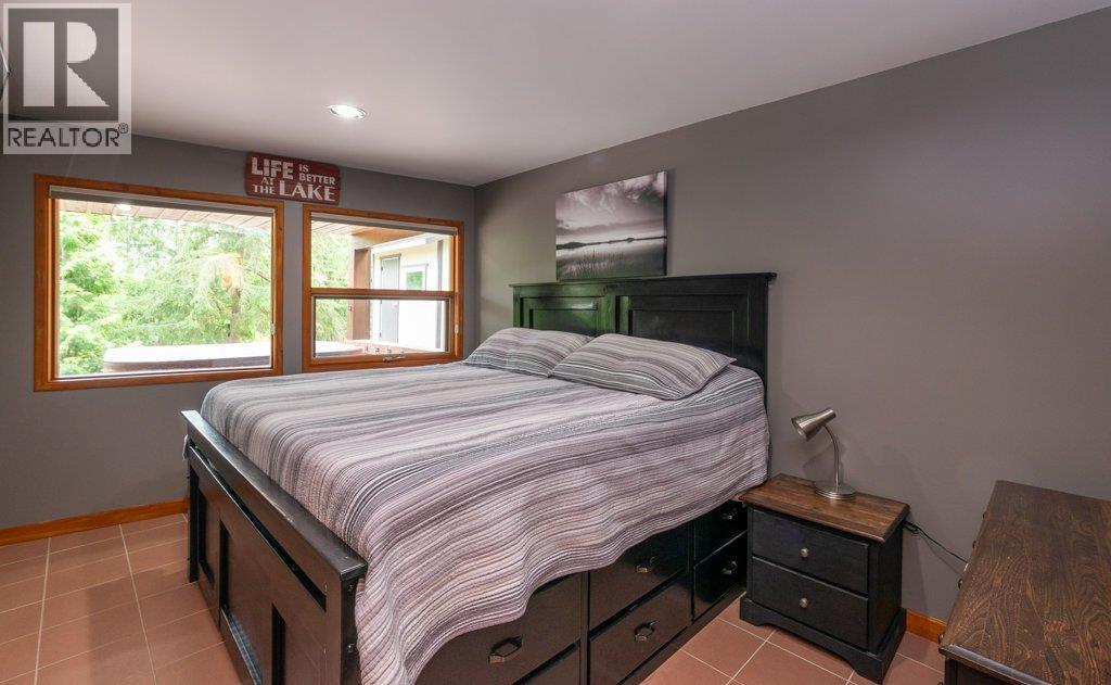 #47 4498 Squilax-Anglemont Road - 28