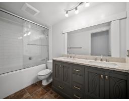318 1561 Vidal Street, White Rock, BC V4B5A7 Photo 11