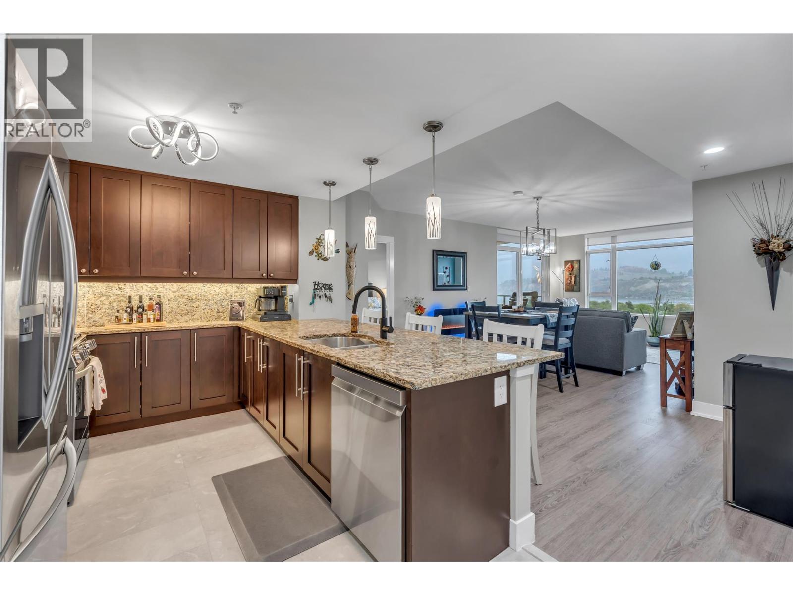 #1103 75 Martin Street - 3