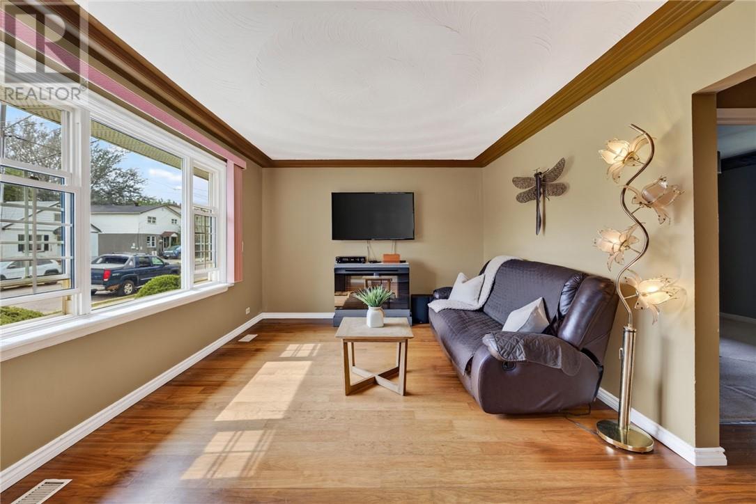 552 Pine Street - 11